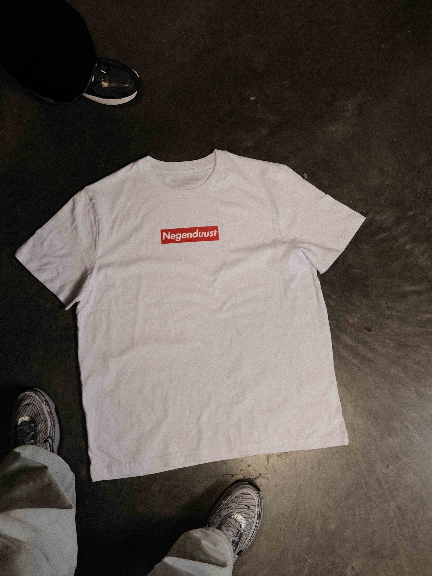 Negenduust is Supreme | premium t-shirt